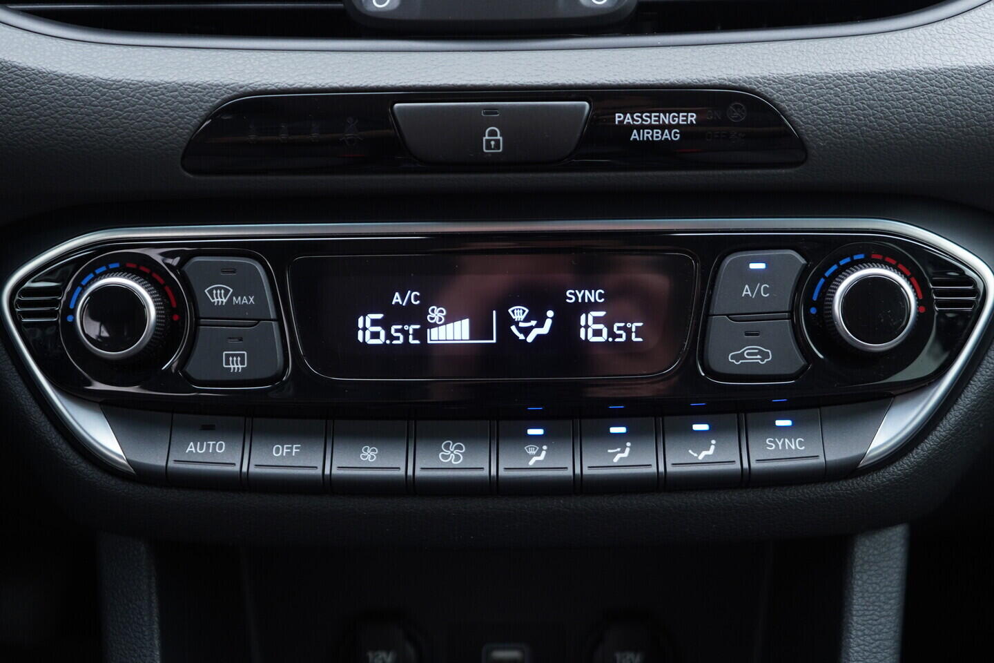 OV190V11246_29.webp_I30 Smart 1.0 T-GDI _ kW manuál