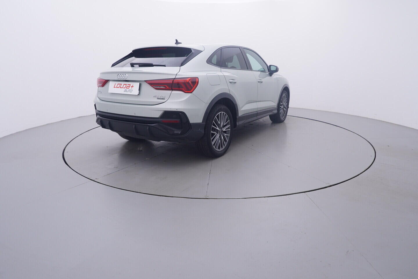 OV190V11247_14.webp_Q3 SPORTBACK S-LINE 2.0 TDI 147 kW automat, DPH