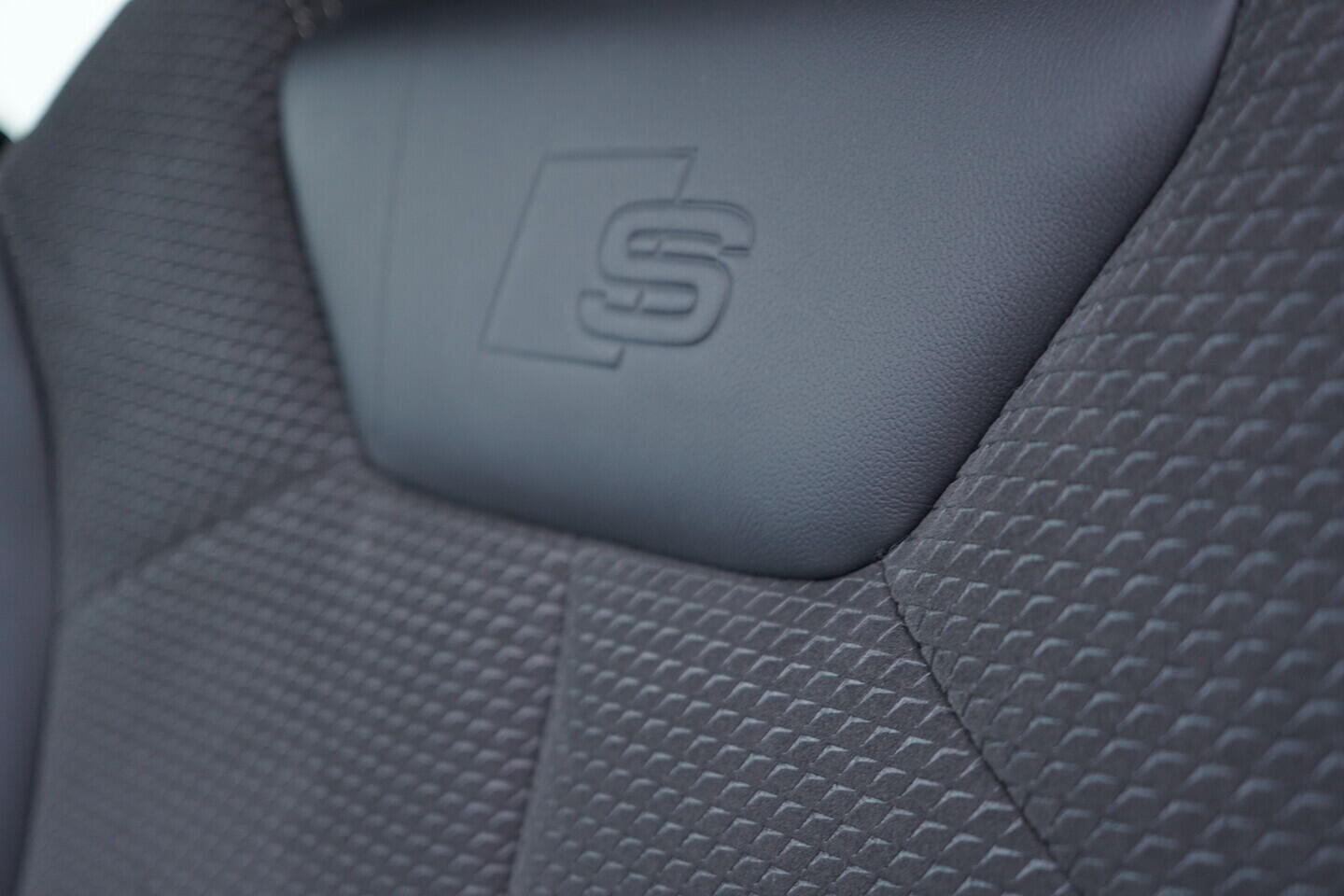 OV190V11247_21.webp_Q3 SPORTBACK S-LINE 2.0 TDI 147 kW automat, DPH