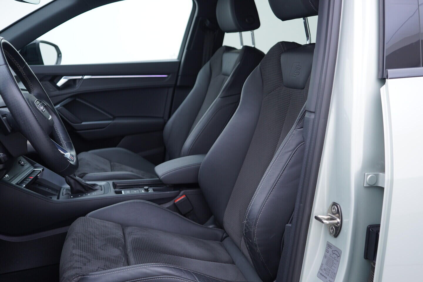 OV190V11247_23.webp_Q3 SPORTBACK S-LINE 2.0 TDI 147 kW automat, DPH