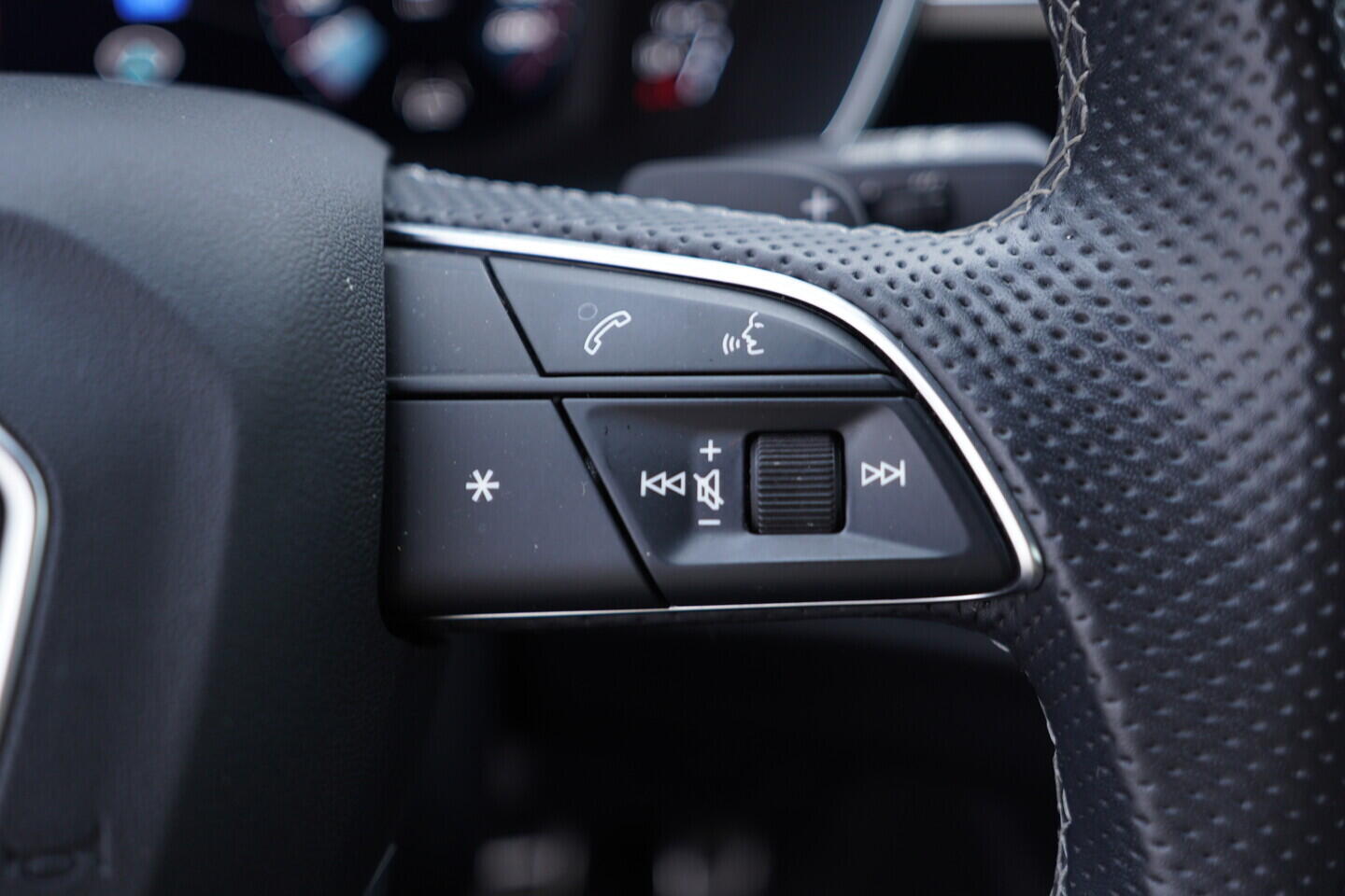 OV190V11247_27.webp_Q3 SPORTBACK S-LINE 2.0 TDI 147 kW automat, DPH