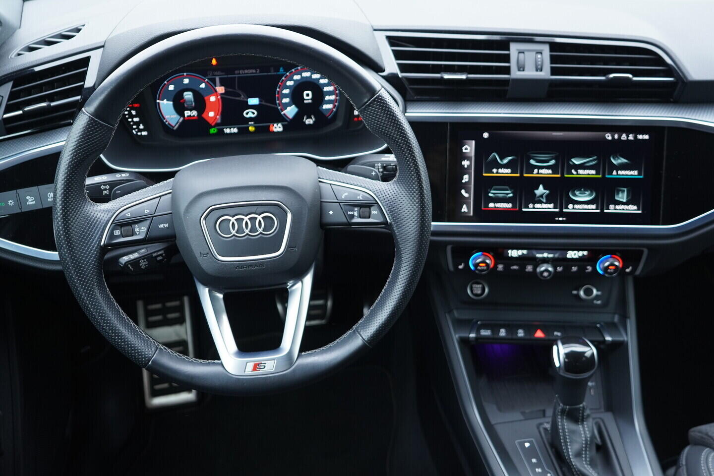 OV190V11247_29.webp_Q3 SPORTBACK S-LINE 2.0 TDI 147 kW automat, DPH