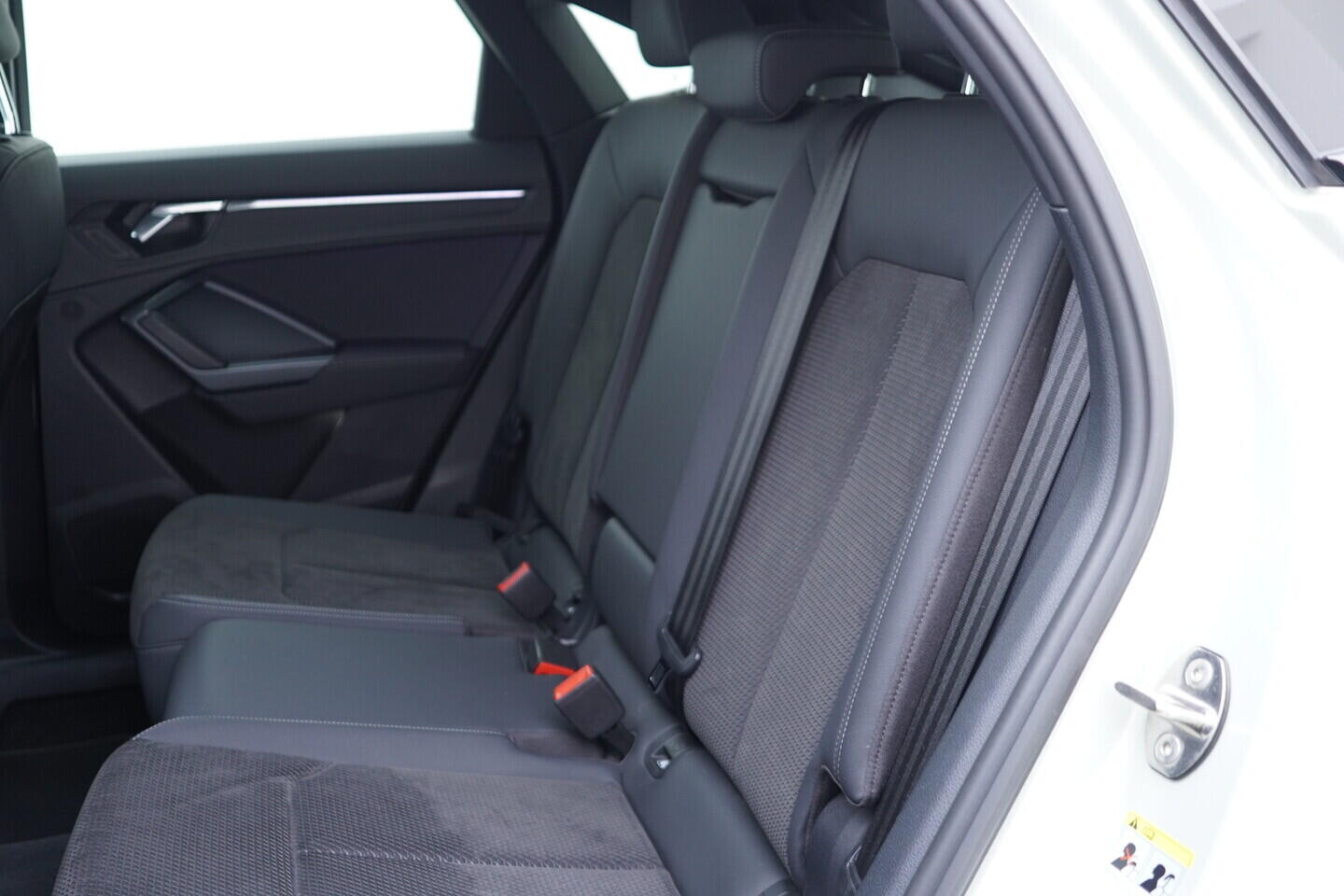 OV190V11247_40.webp_Q3 SPORTBACK S-LINE 2.0 TDI 147 kW automat, DPH