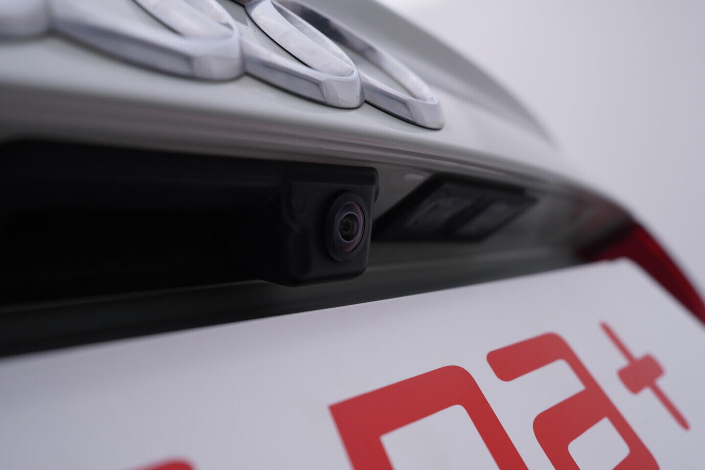 OV190V11247_47.webp_Q3 SPORTBACK S-LINE 2.0 TDI 147 kW automat, DPH