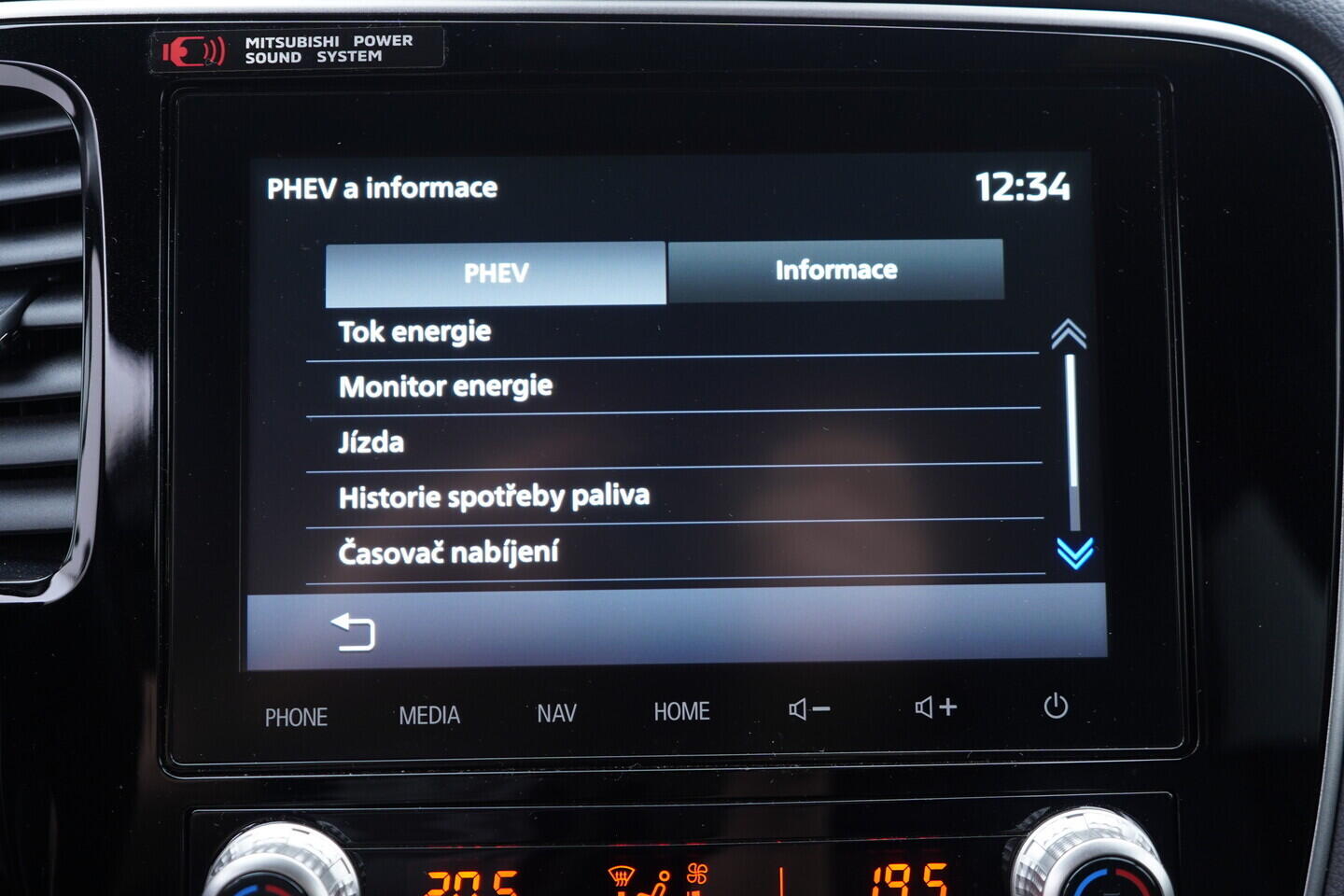 OV190V11253_39.webp_OUTLANDER Intense+ 2.4 MIVEC 99 kW automat