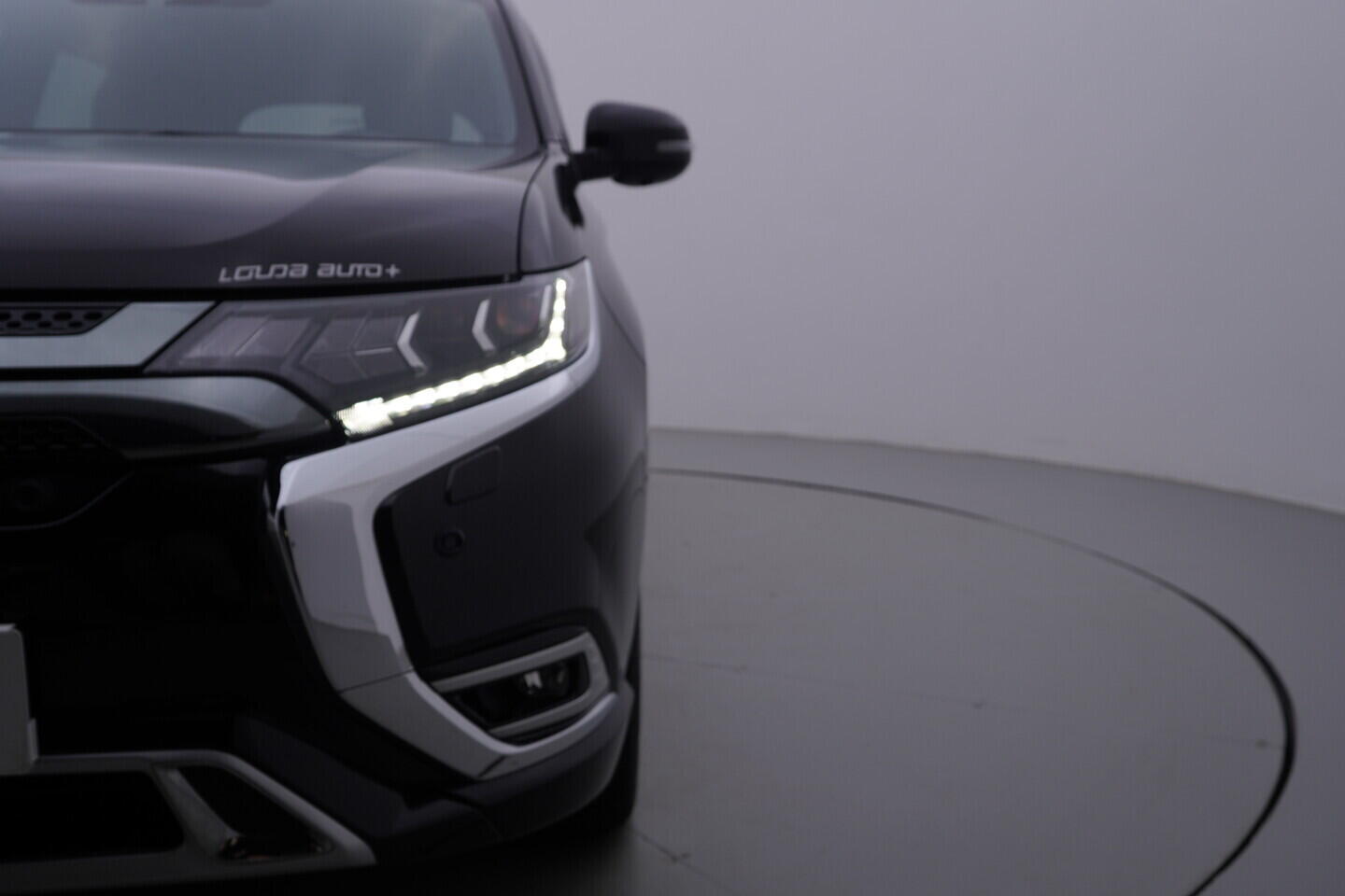 OV190V11253_51.webp_OUTLANDER Intense+ 2.4 MIVEC 99 kW automat