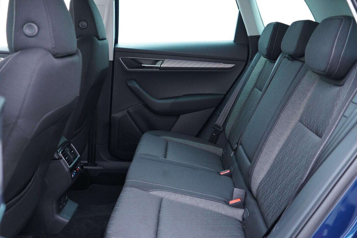 OV190V11254_36.webp_KAROQ Style 2.0 TDI 110 kW automat, DPH