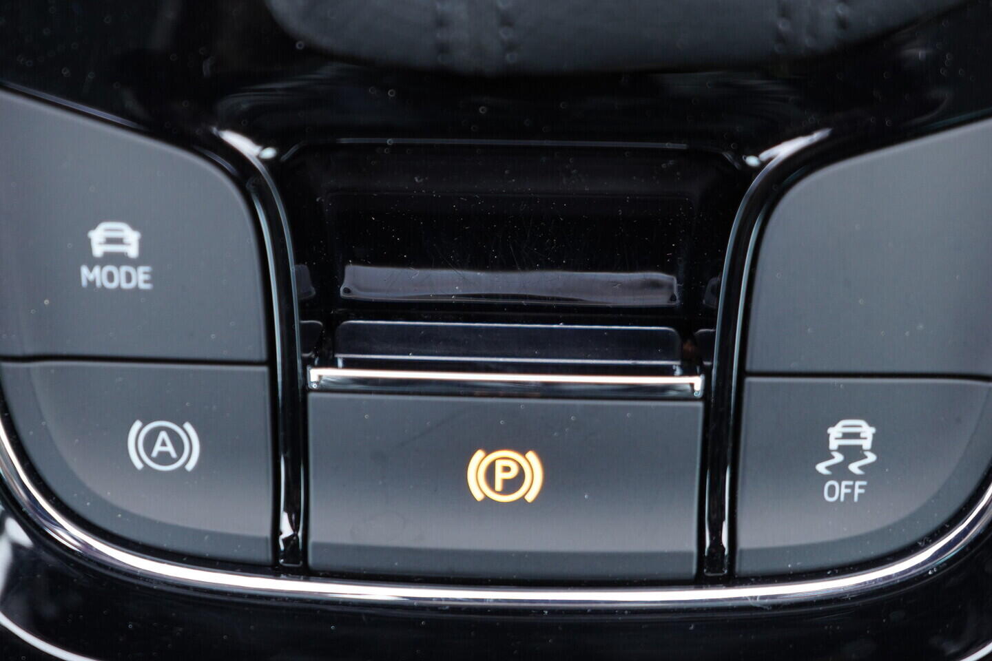 OV190V11255_34.webp_KAROQ Style 2.0 TDI 110 kW automat, DPH