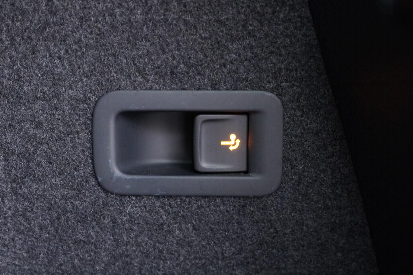 OV190V11255_40.webp_KAROQ Style 2.0 TDI 110 kW automat, DPH