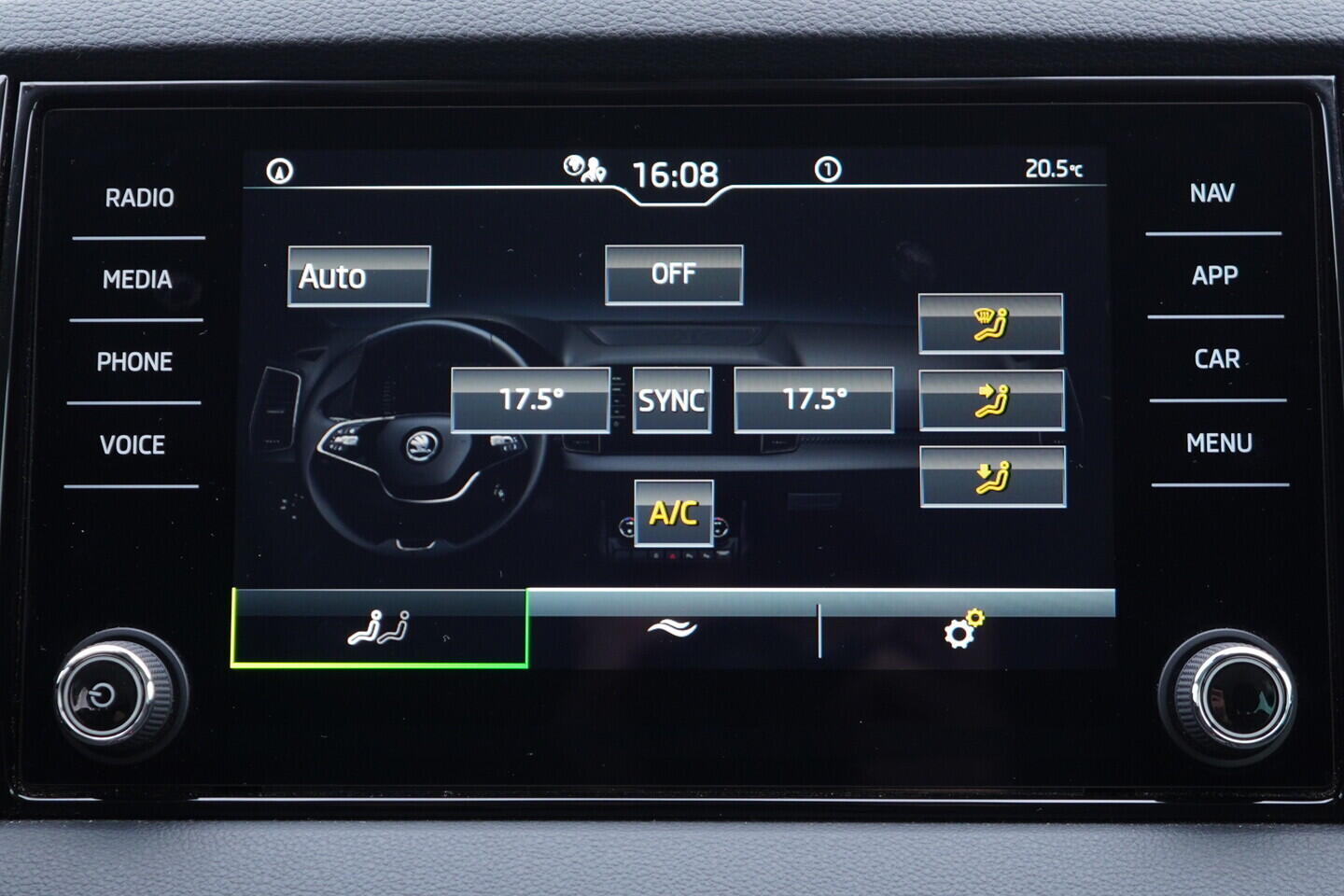 OV190V11257_31.webp_KAROQ Fresh II. 1.5 TSI 110 kW automat, DPH