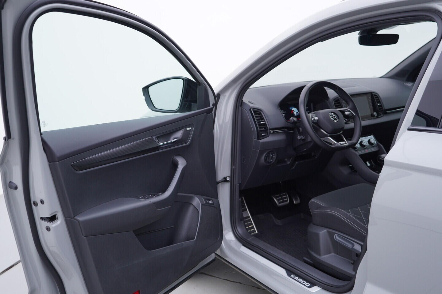 OV190V11258_18.webp_KAROQ SportLine 2.0 TDI 110 kW automat, DPH