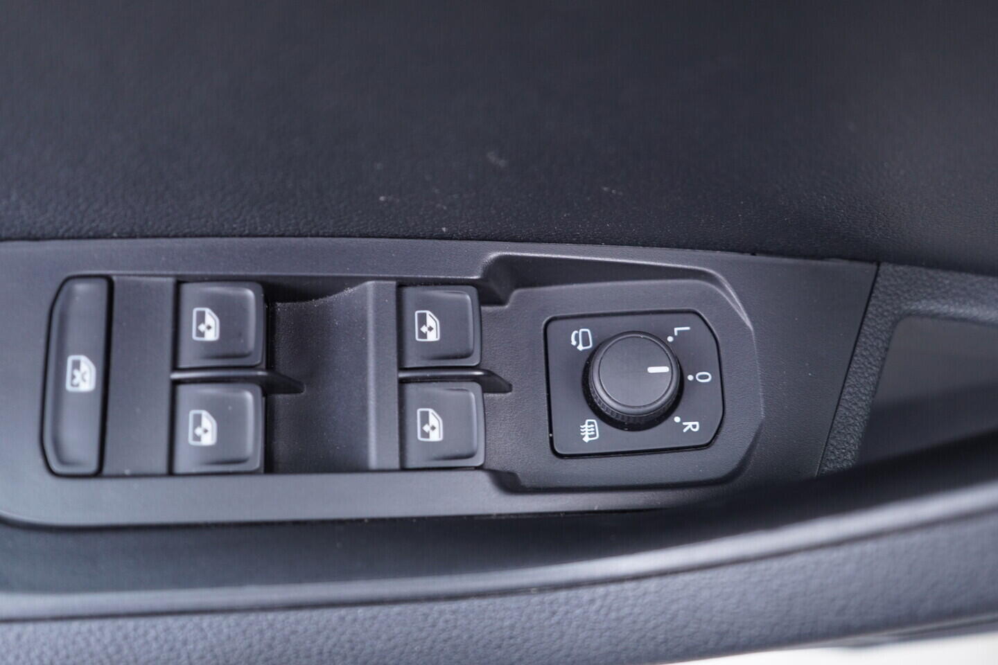 OV190V11258_20.webp_KAROQ SportLine 2.0 TDI 110 kW automat, DPH