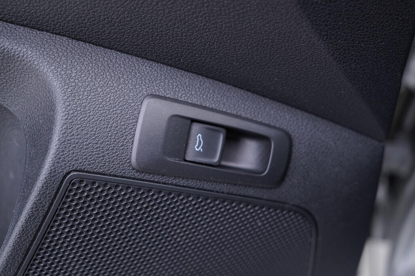 OV190V11258_21.webp_KAROQ SportLine 2.0 TDI 110 kW automat, DPH