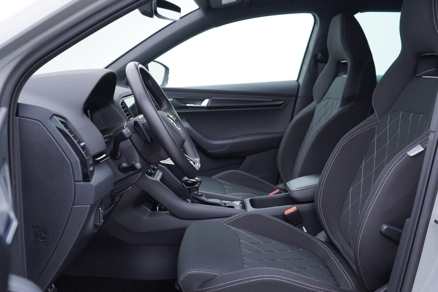 OV190V11258_24.webp_KAROQ SportLine 2.0 TDI 110 kW automat, DPH