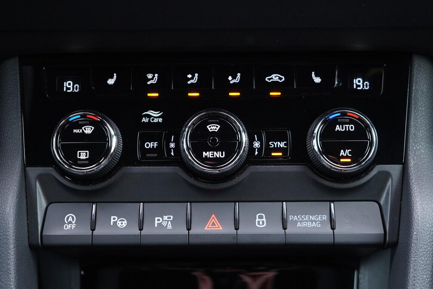 OV190V11258_35.webp_KAROQ SportLine 2.0 TDI 110 kW automat, DPH