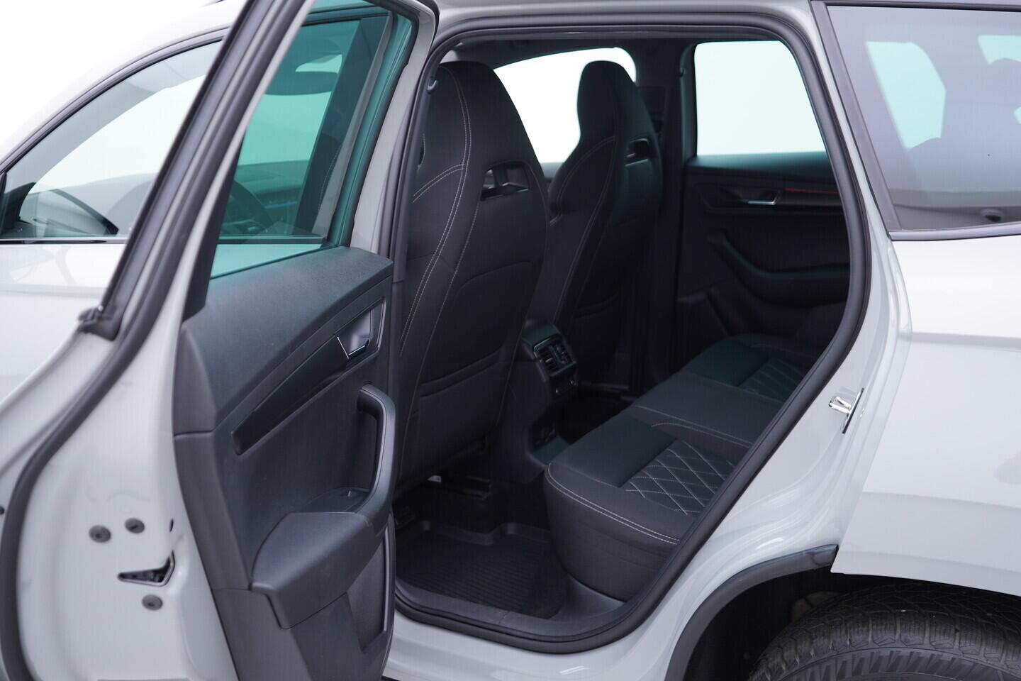 OV190V11258_37.webp_KAROQ SportLine 2.0 TDI 110 kW automat, DPH