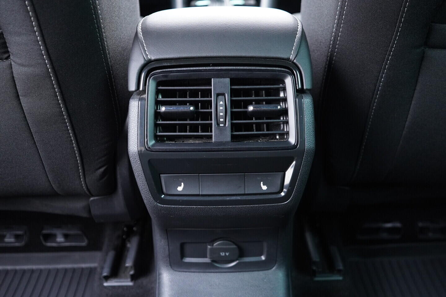 OV190V11258_38.webp_KAROQ SportLine 2.0 TDI 110 kW automat, DPH