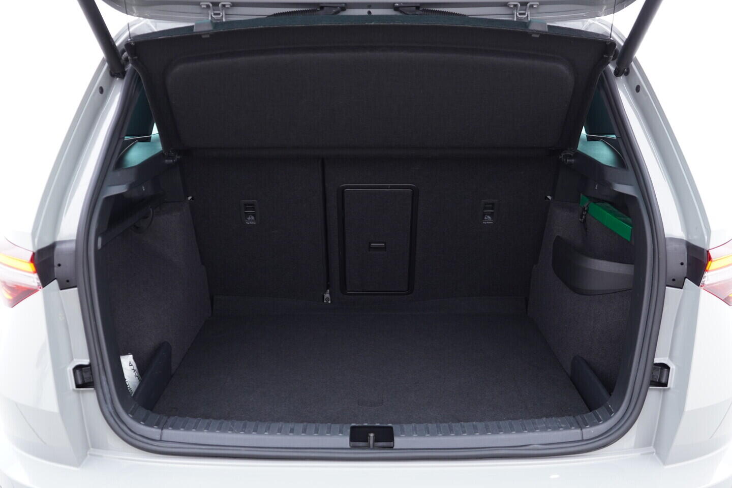 OV190V11258_41.webp_KAROQ SportLine 2.0 TDI 110 kW automat, DPH