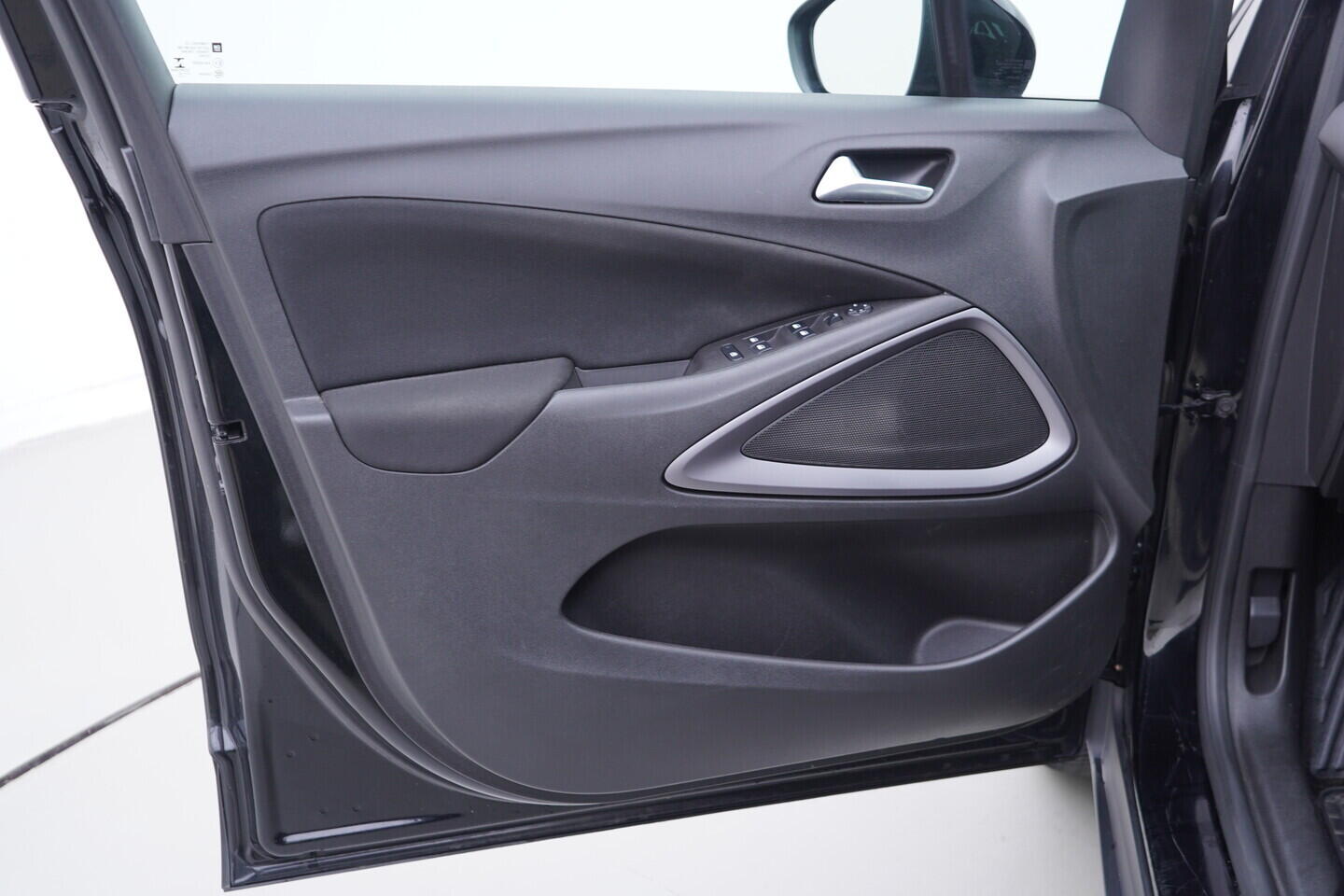 OV190V11265_19.webp_CROSSLAND X Crossland X 1.2 PureTech 81 kW manuál, DPH