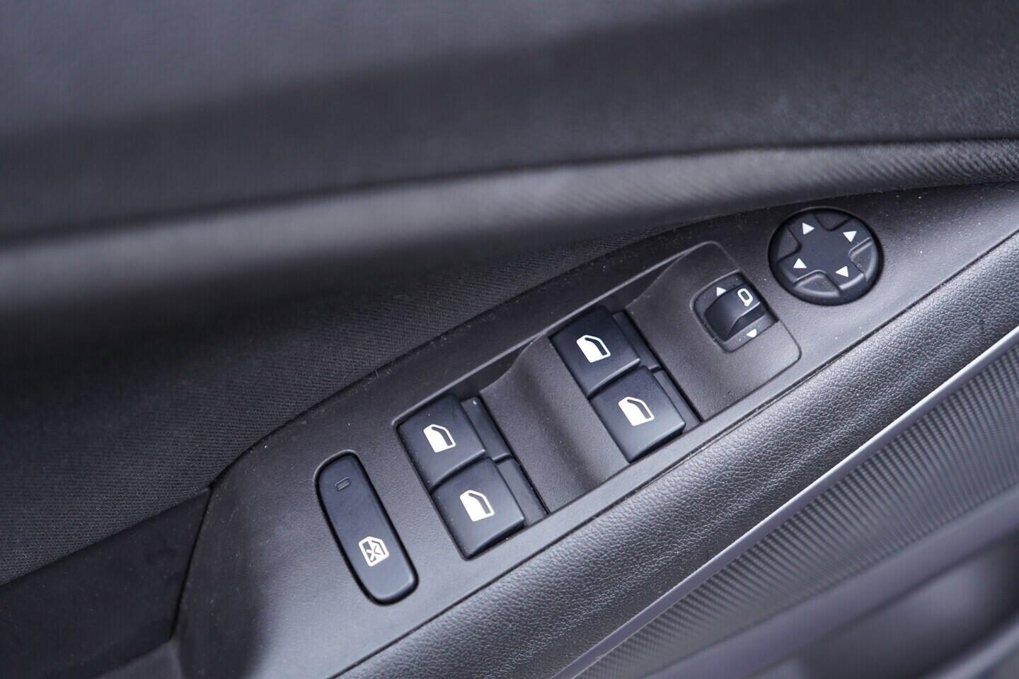 OV190V11265_20.webp_CROSSLAND X Crossland X 1.2 PureTech 81 kW manuál, DPH