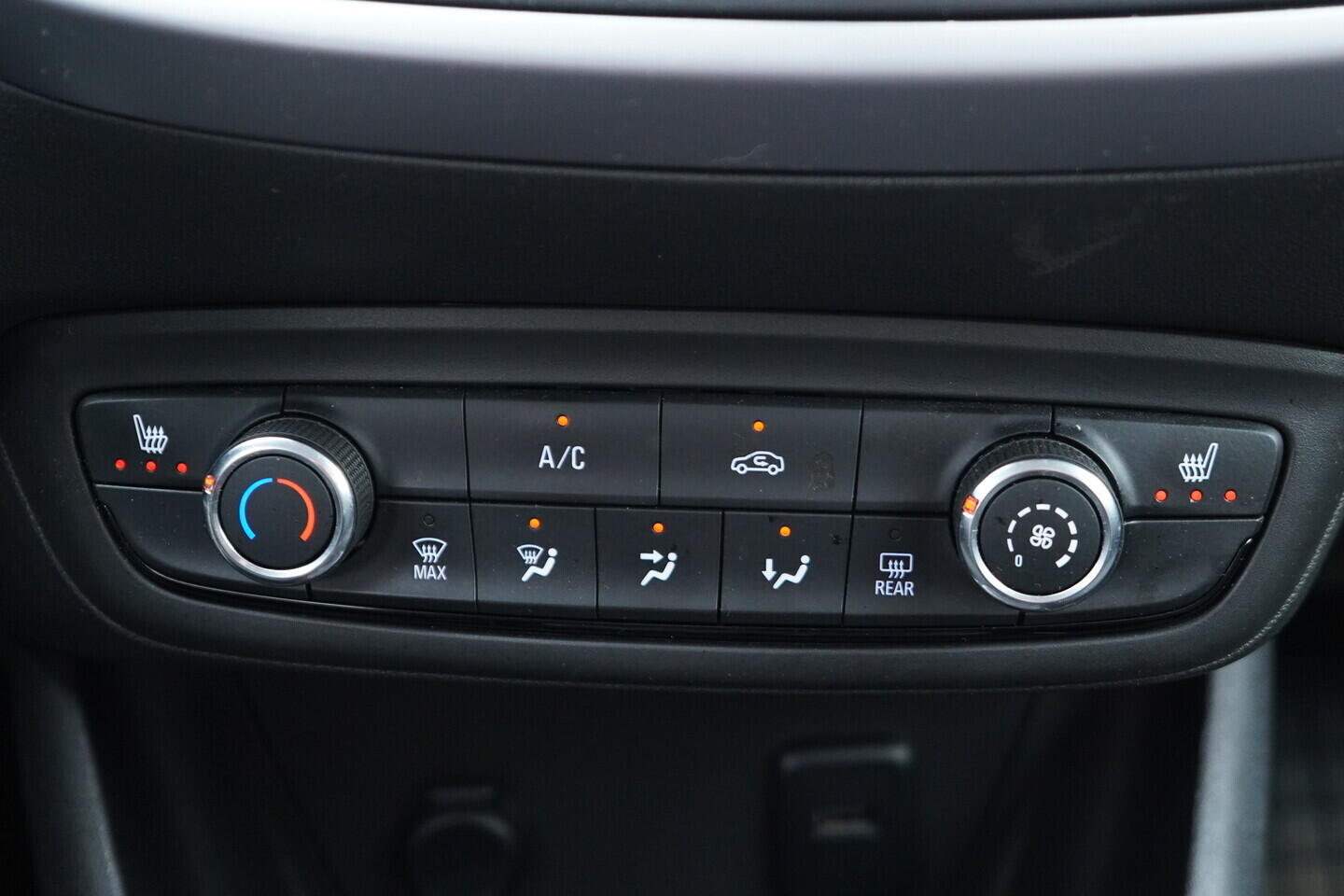 OV190V11265_29.webp_CROSSLAND X Crossland X 1.2 PureTech 81 kW manuál, DPH