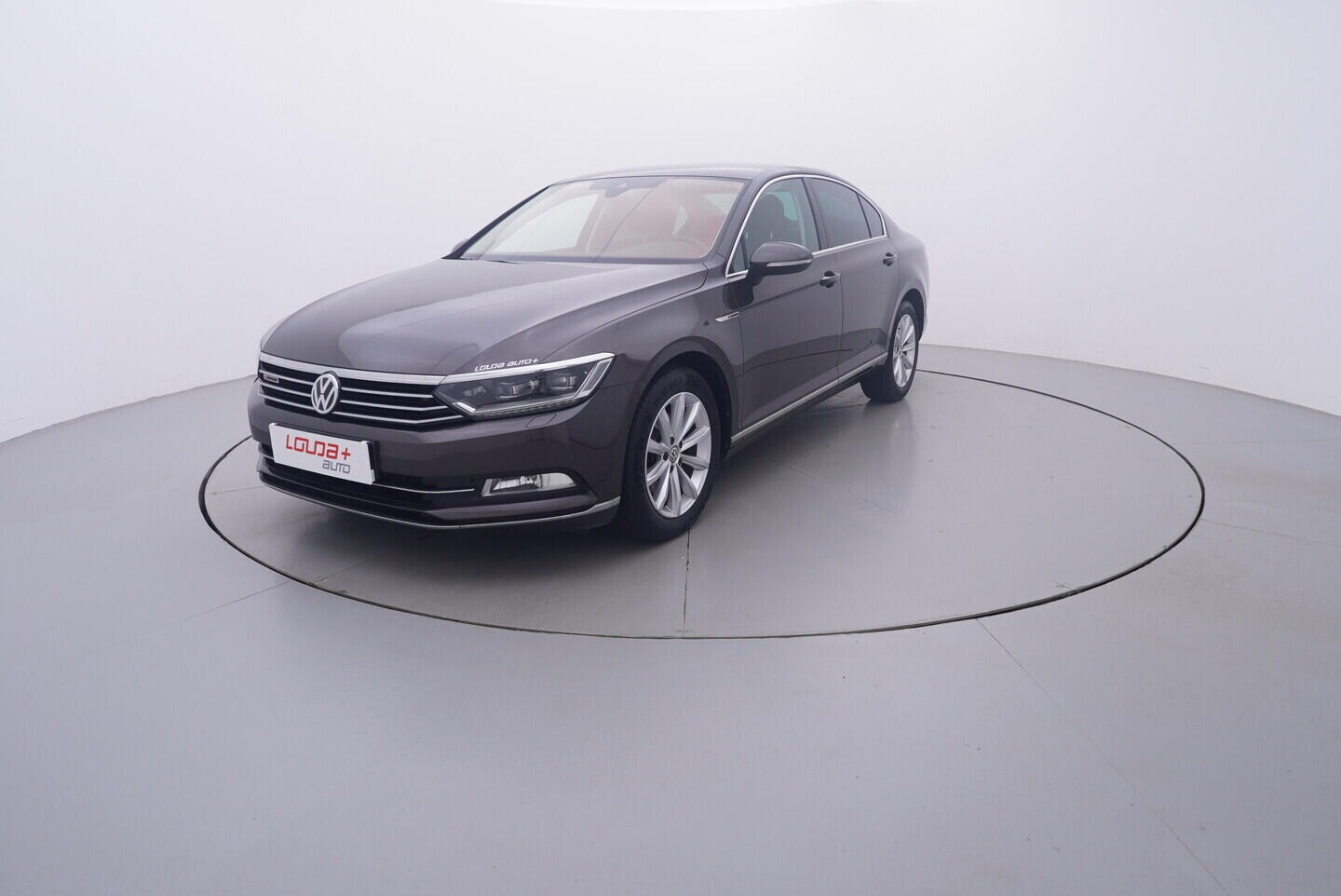 OV190V11267_10.webp_PASSAT  2.0 TDI 110 kW manuál, DPH
