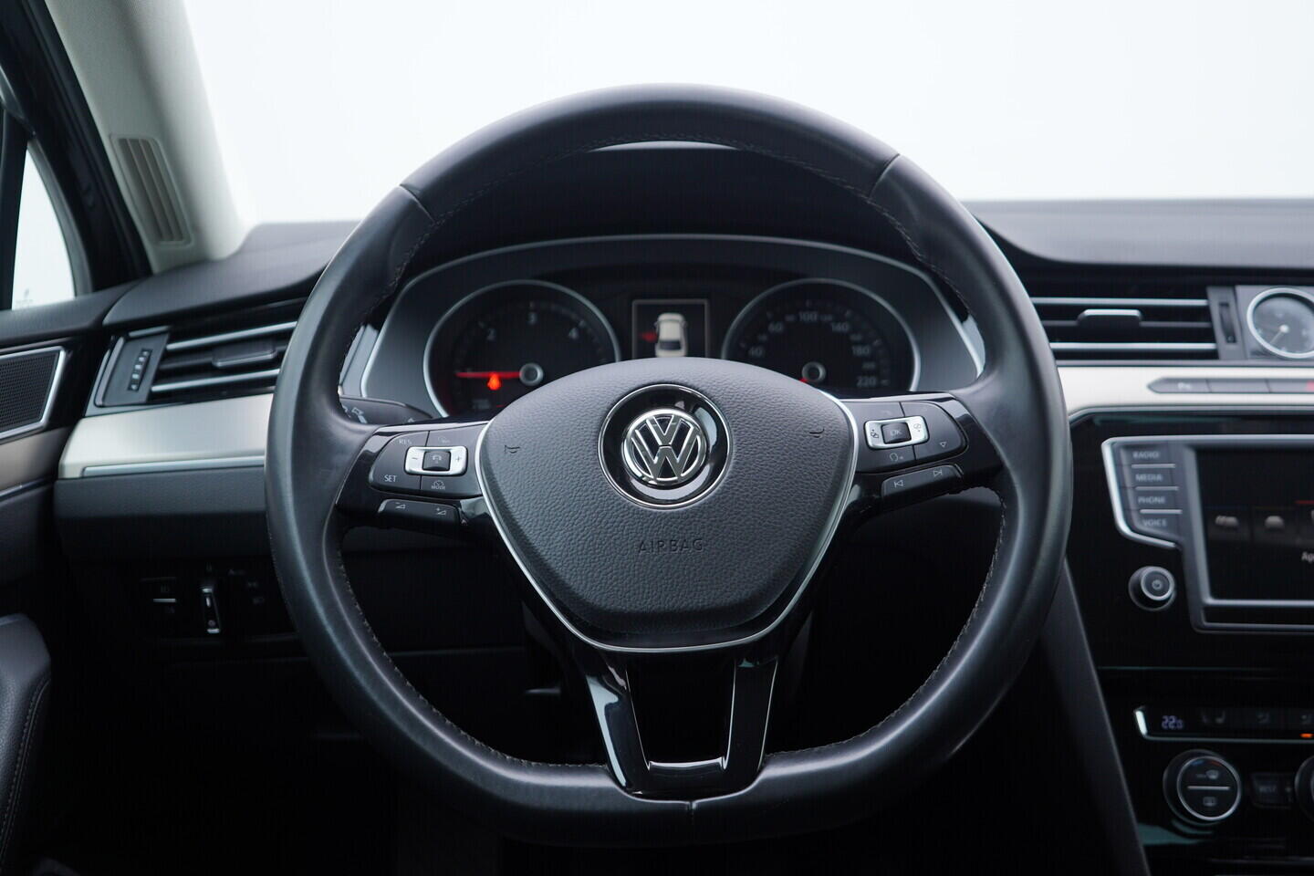 OV190V11267_28.webp_PASSAT  2.0 TDI 110 kW manuál, DPH