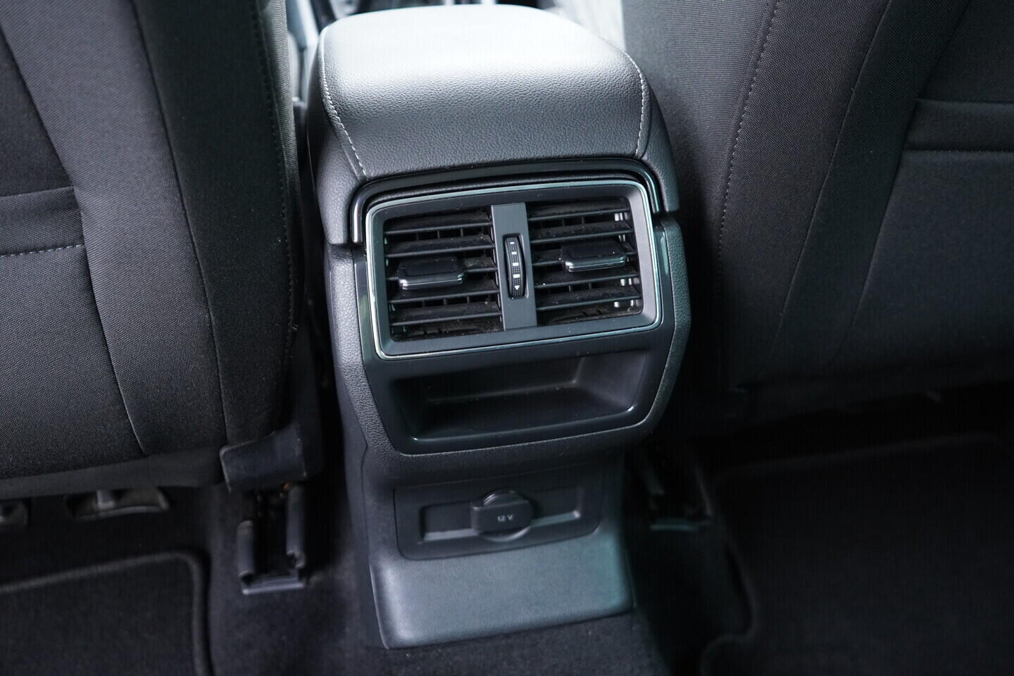 OV190V11270_38.webp_KAROQ Style 1.5 TSI 110 kW manuál