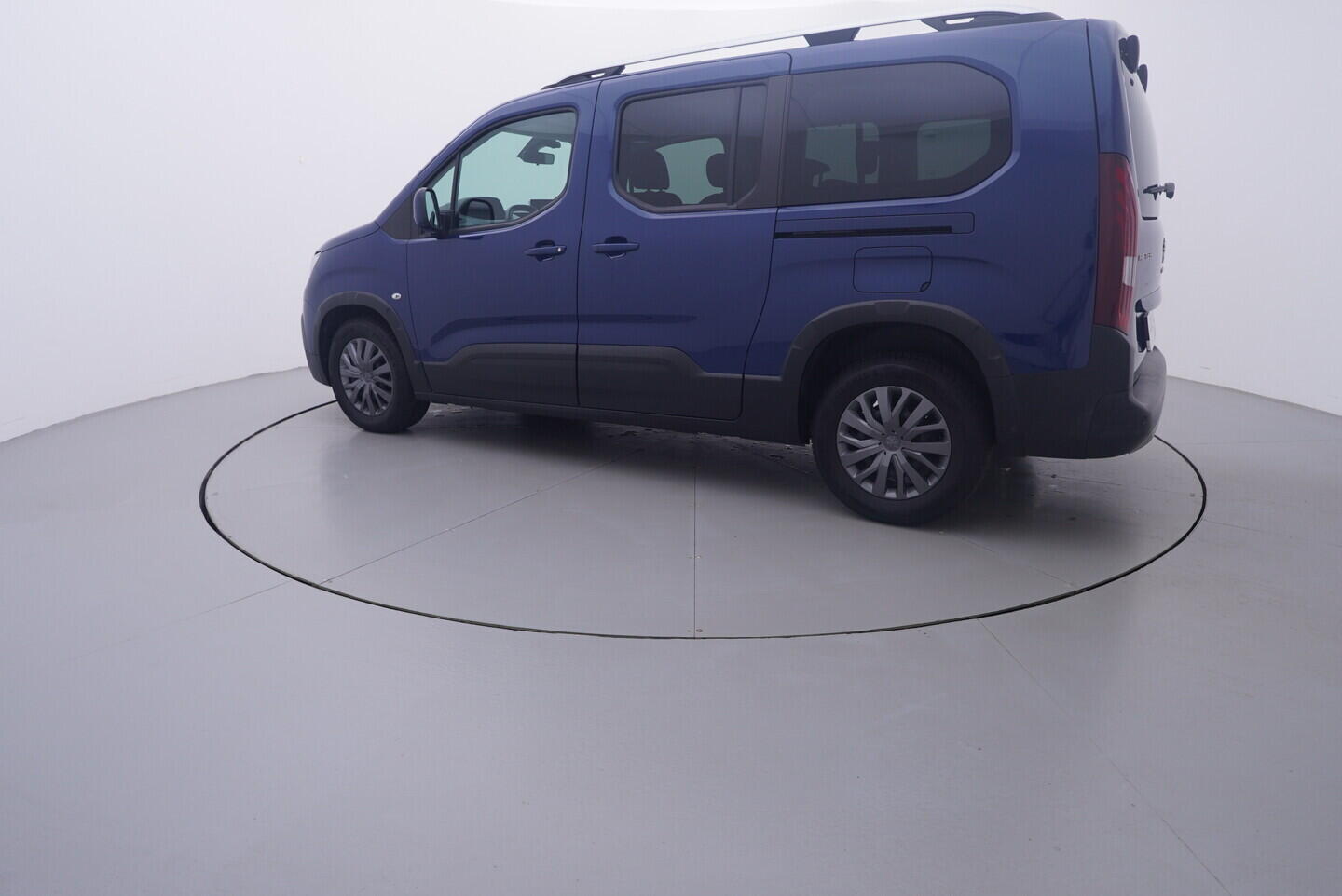 OV190V11275_12.webp_RIFTER  1.5 BlueHDi 96 kW manuál, DPH