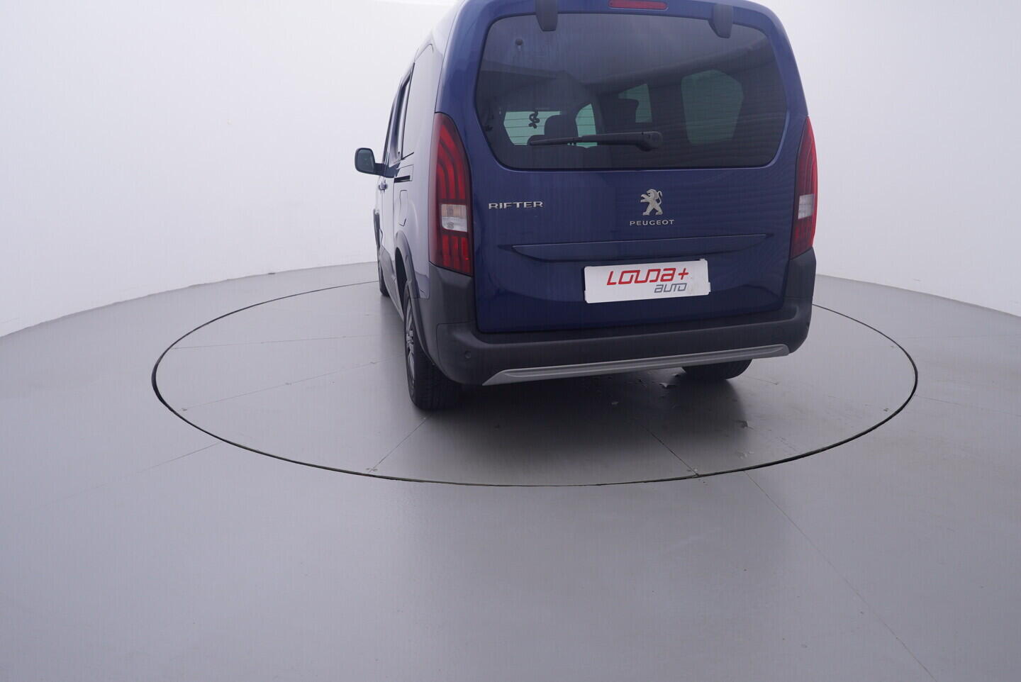 OV190V11275_13.webp_RIFTER  1.5 BlueHDi 96 kW manuál, DPH