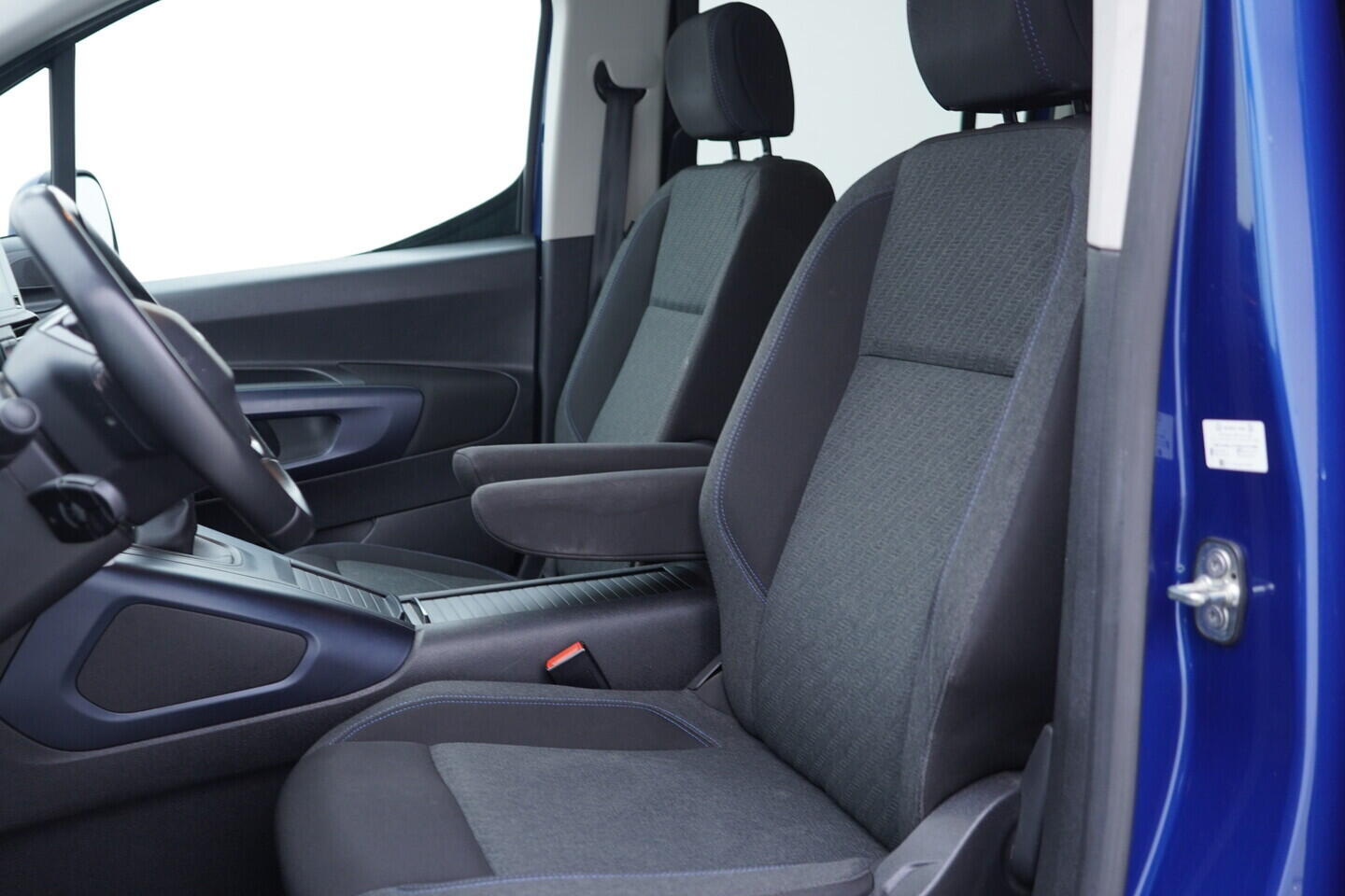 OV190V11275_21.webp_RIFTER  1.5 BlueHDi 96 kW manuál, DPH