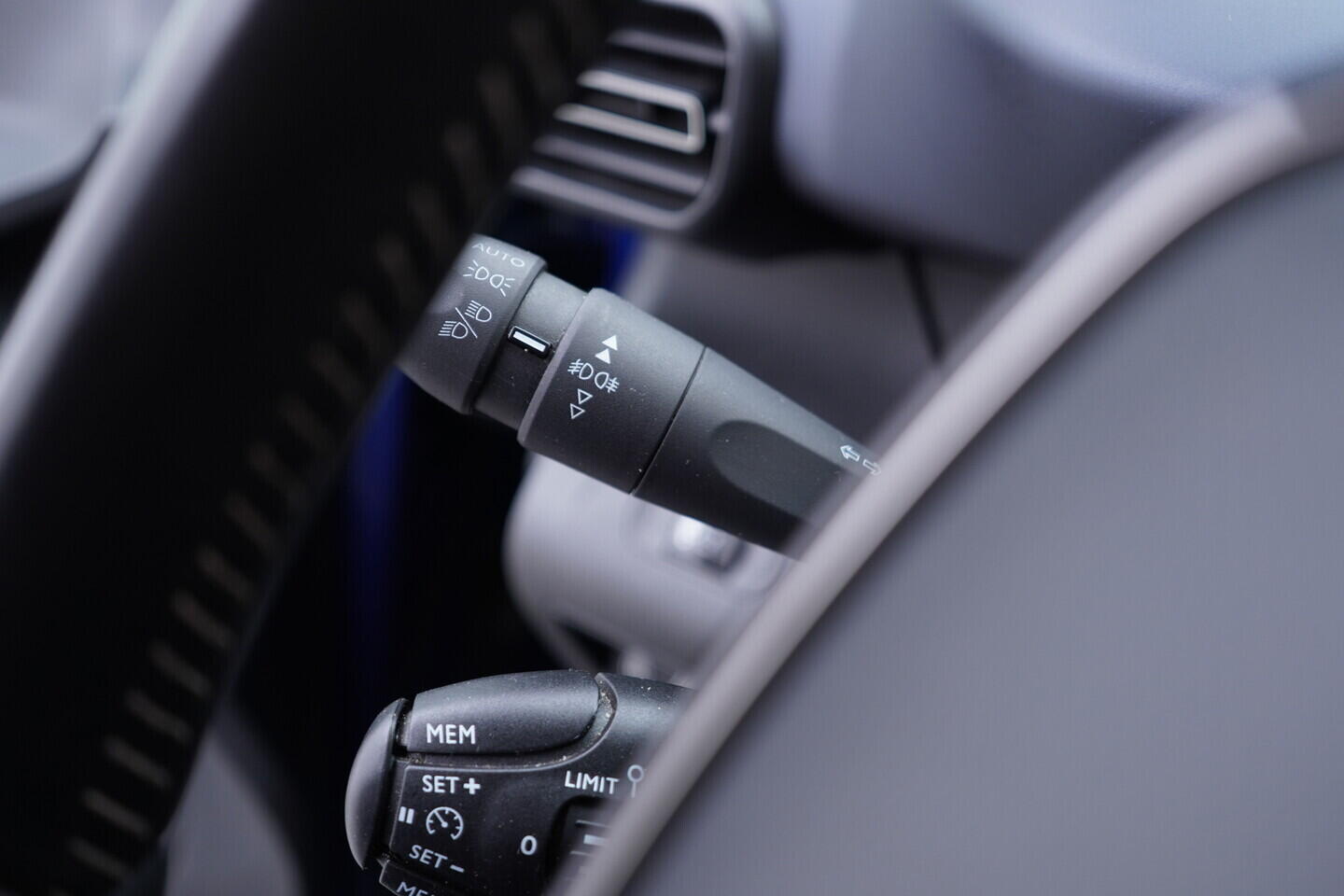 OV190V11275_22.webp_RIFTER  1.5 BlueHDi 96 kW manuál, DPH