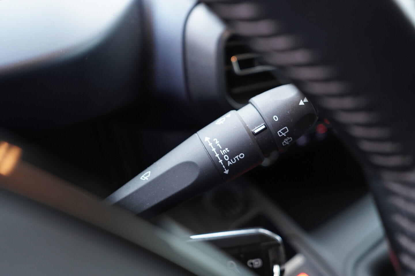 OV190V11275_23.webp_RIFTER  1.5 BlueHDi 96 kW manuál, DPH