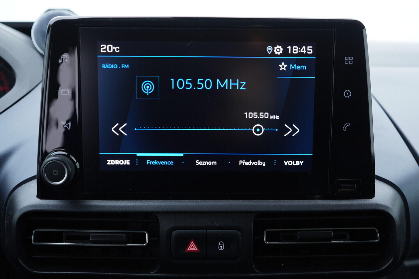 OV190V11275_27.webp_RIFTER  1.5 BlueHDi 96 kW manuál, DPH