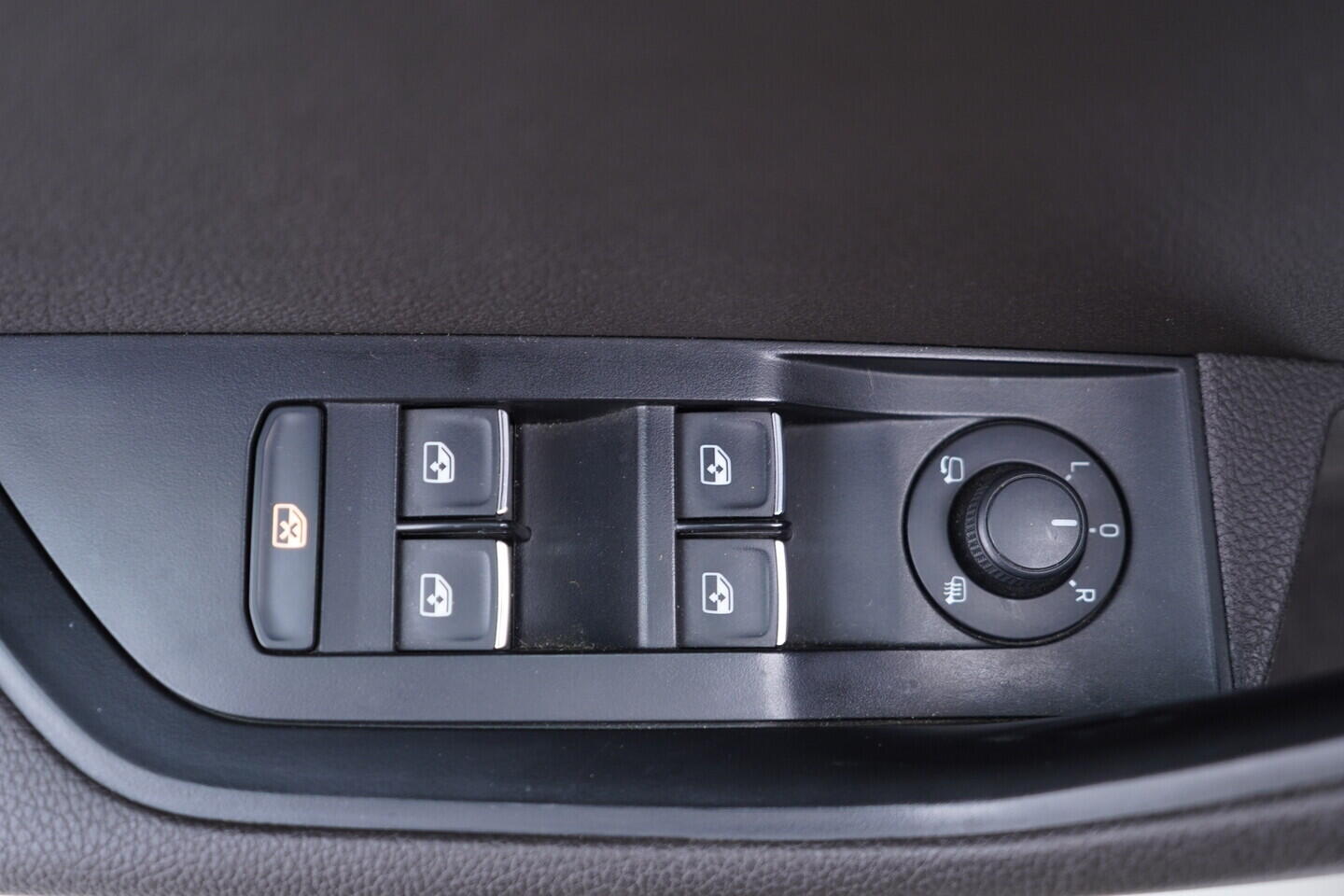 OV190V11276_20.webp_SUPERB  2.0 TDI 140 kW automat