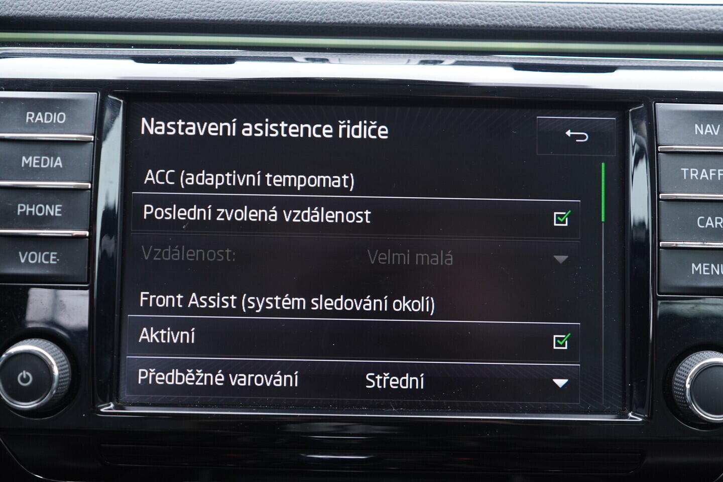 OV190V11276_32.webp_SUPERB  2.0 TDI 140 kW automat