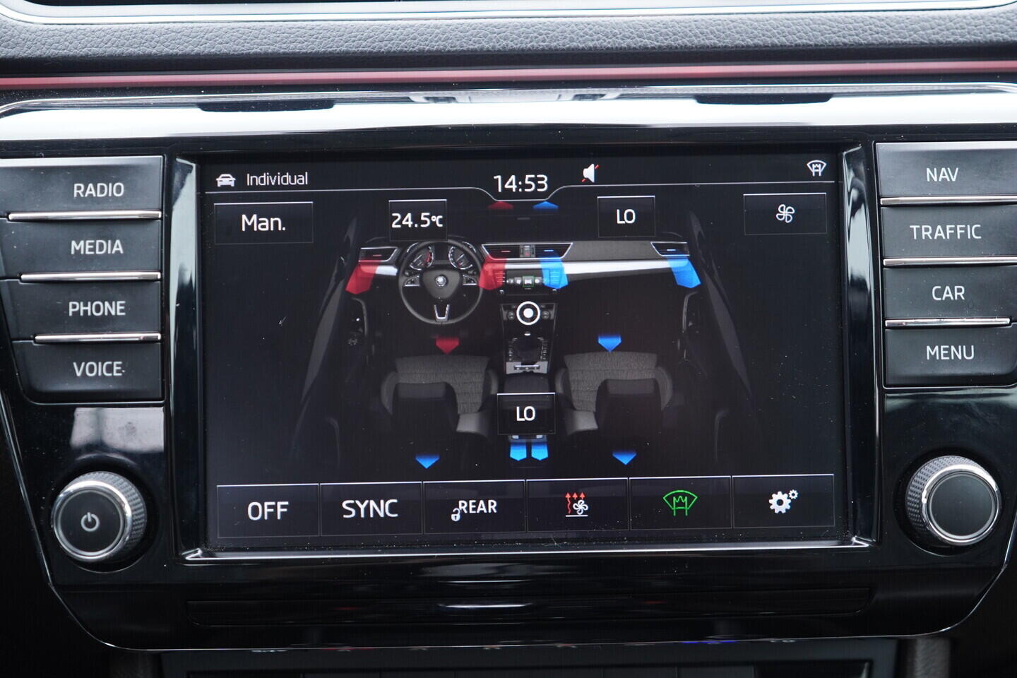 OV190V11276_33.webp_SUPERB  2.0 TDI 140 kW automat