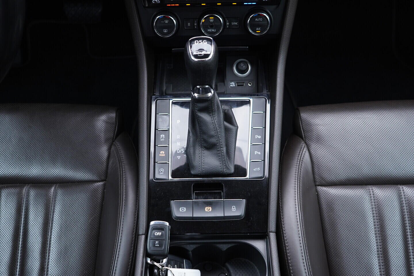OV190V11276_37.webp_SUPERB  2.0 TDI 140 kW automat