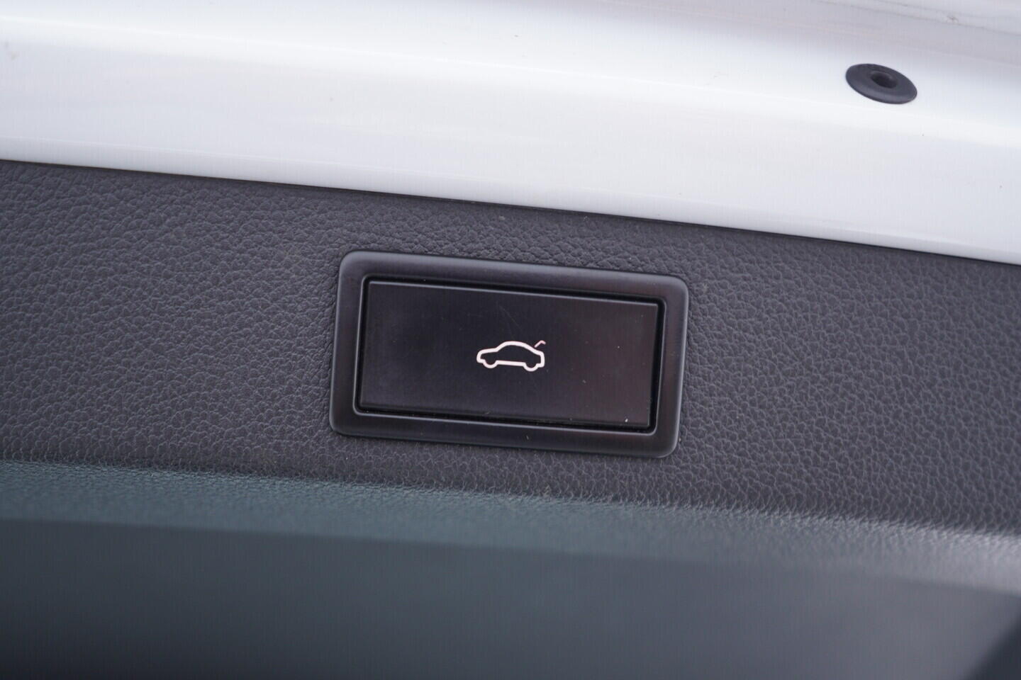 OV190V11276_42.webp_SUPERB  2.0 TDI 140 kW automat