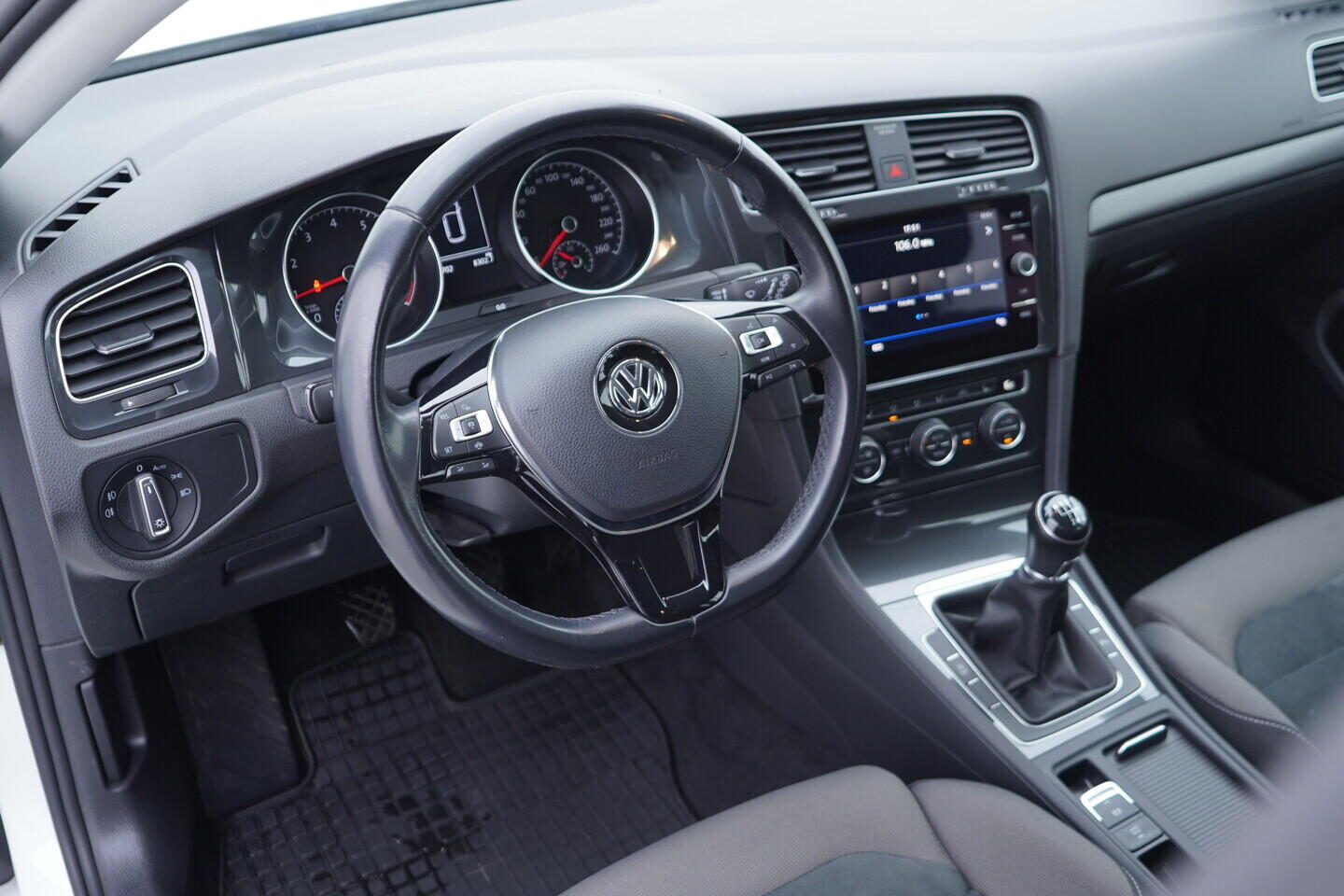 OV190V11277_22.webp_GOLF VARIANT Comfortline 1.5 TSI 96 kW manuál