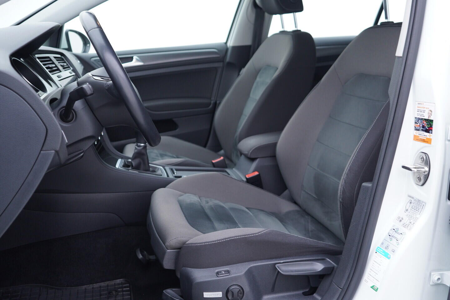 OV190V11277_23.webp_GOLF VARIANT Comfortline 1.5 TSI 96 kW manuál