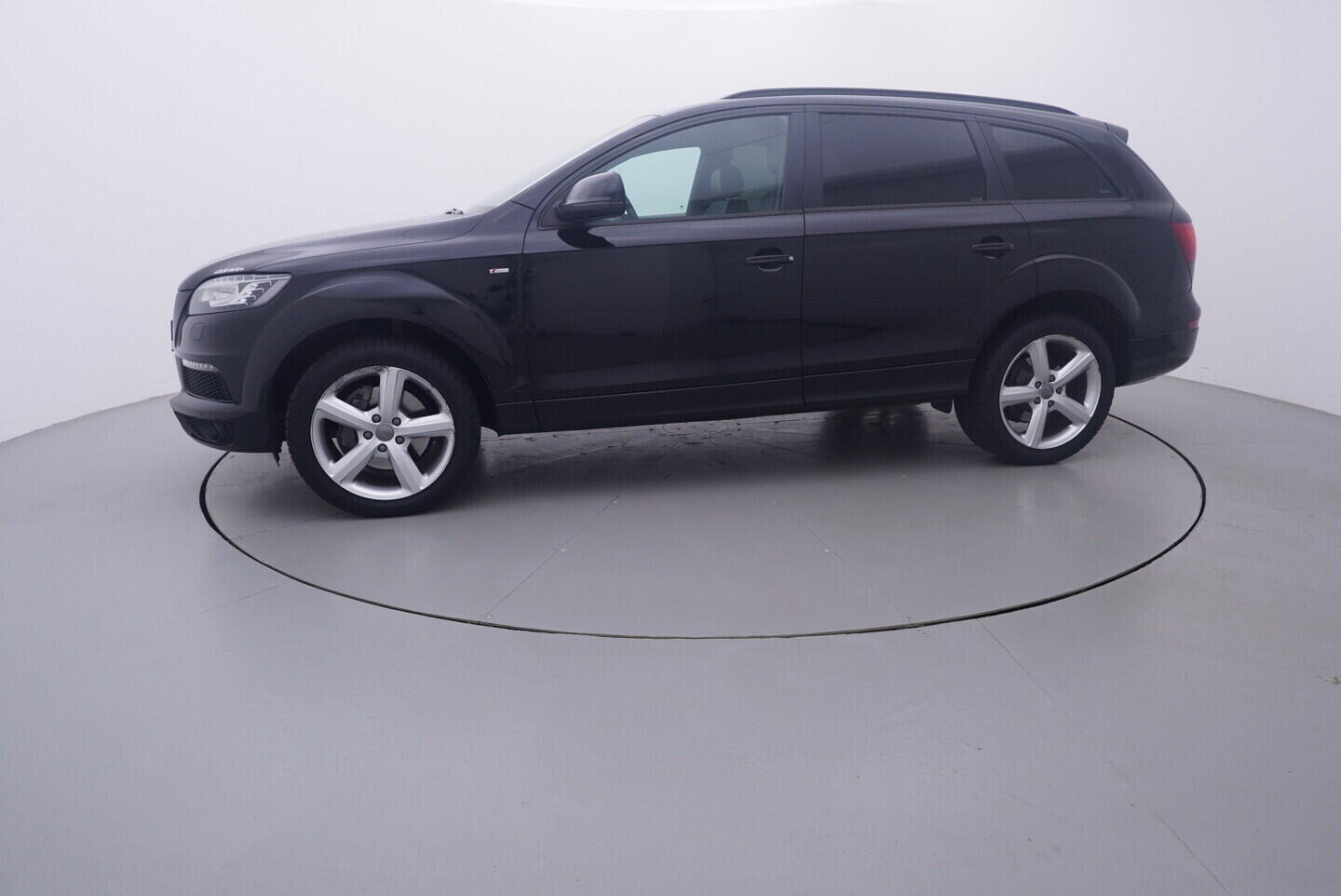OV190V11279_11.webp_Q7 S-Line 3.0 TDI 150 kW automat, DPH