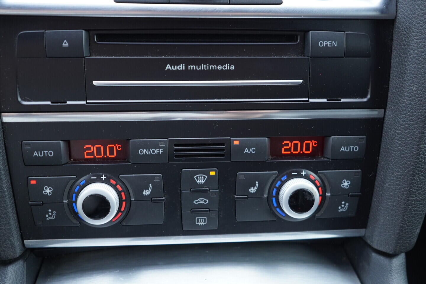 OV190V11279_41.webp_Q7 S-Line 3.0 TDI 150 kW automat, DPH