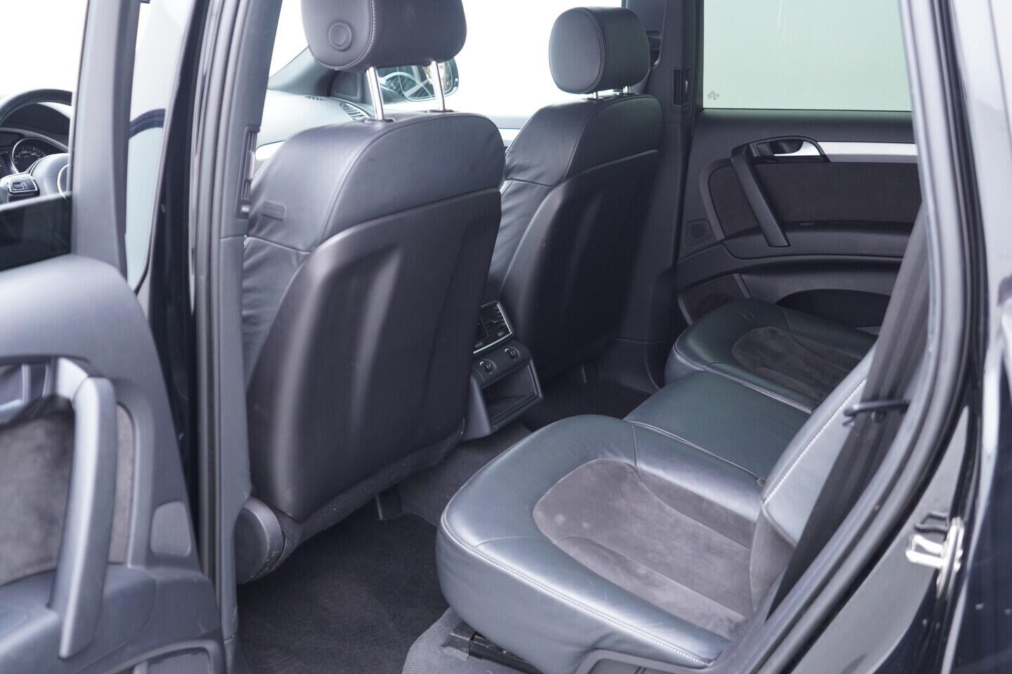 OV190V11279_45.webp_Q7 S-Line 3.0 TDI 150 kW automat, DPH