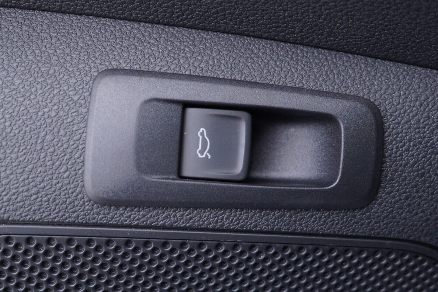 OV190V11280_21.webp_KAROQ  1.5 TSI 110 kW automat, DPH