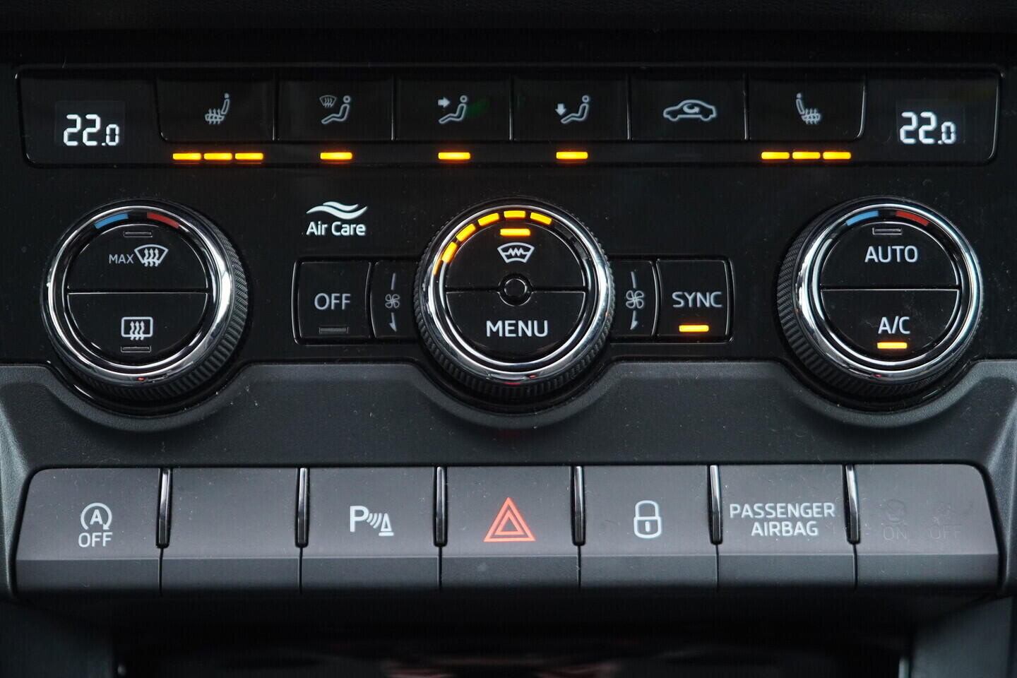 OV190V11280_34.webp_KAROQ  1.5 TSI 110 kW automat, DPH