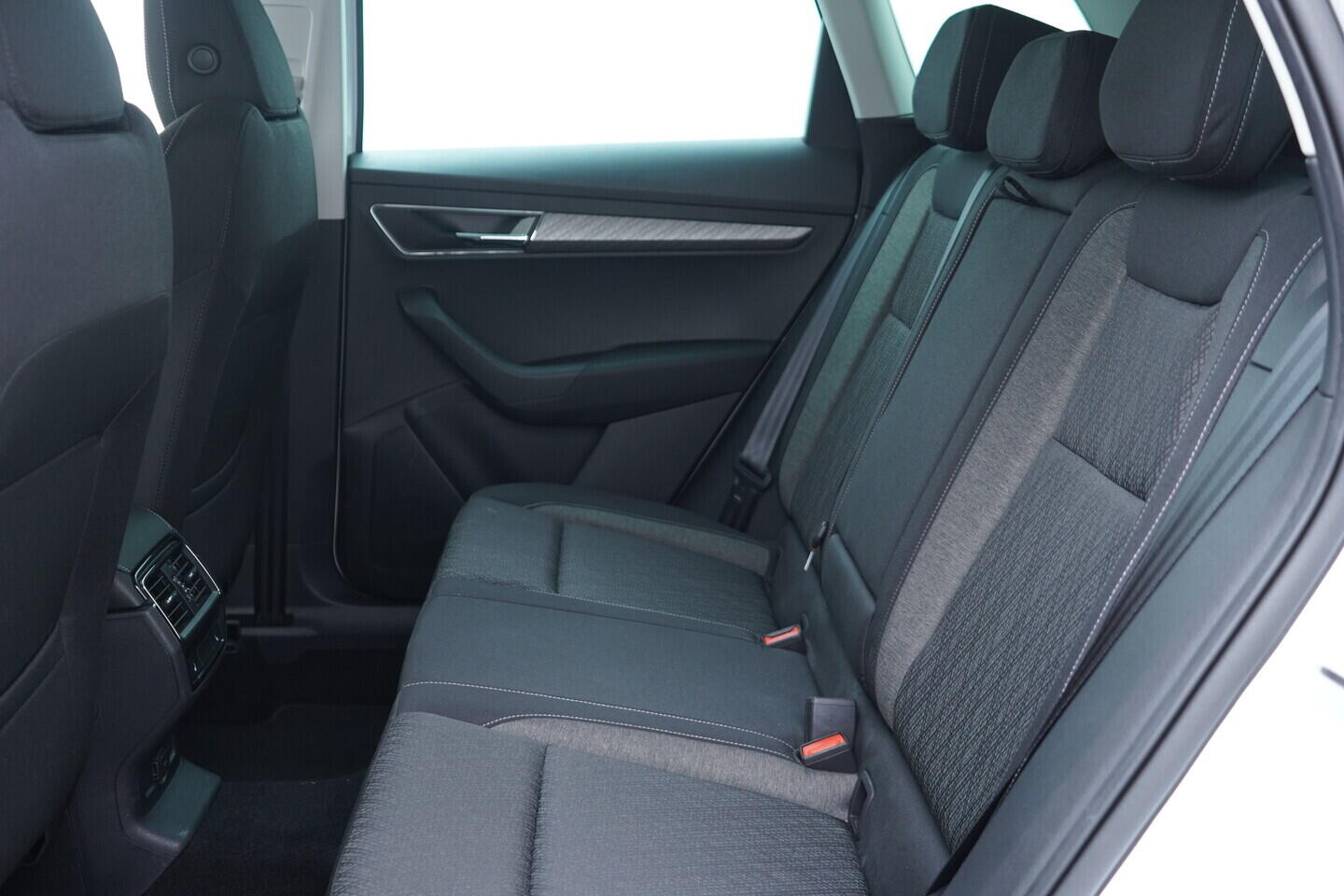 OV190V11280_39.webp_KAROQ  1.5 TSI 110 kW automat, DPH