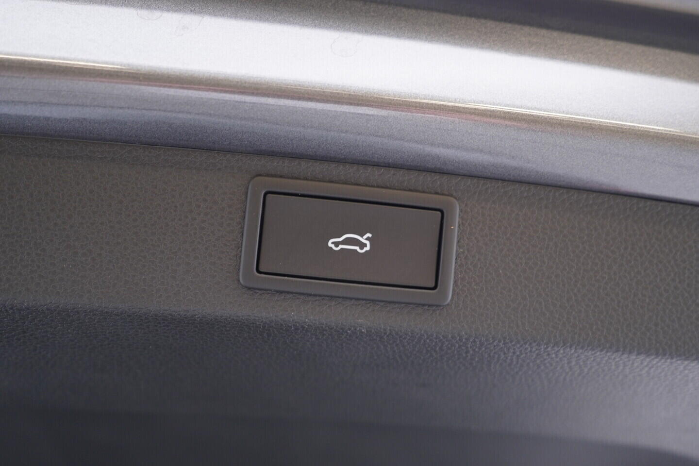 OV190V11281_37.webp_KAROQ Selection 1.5 TSI 110 kW automat, DPH