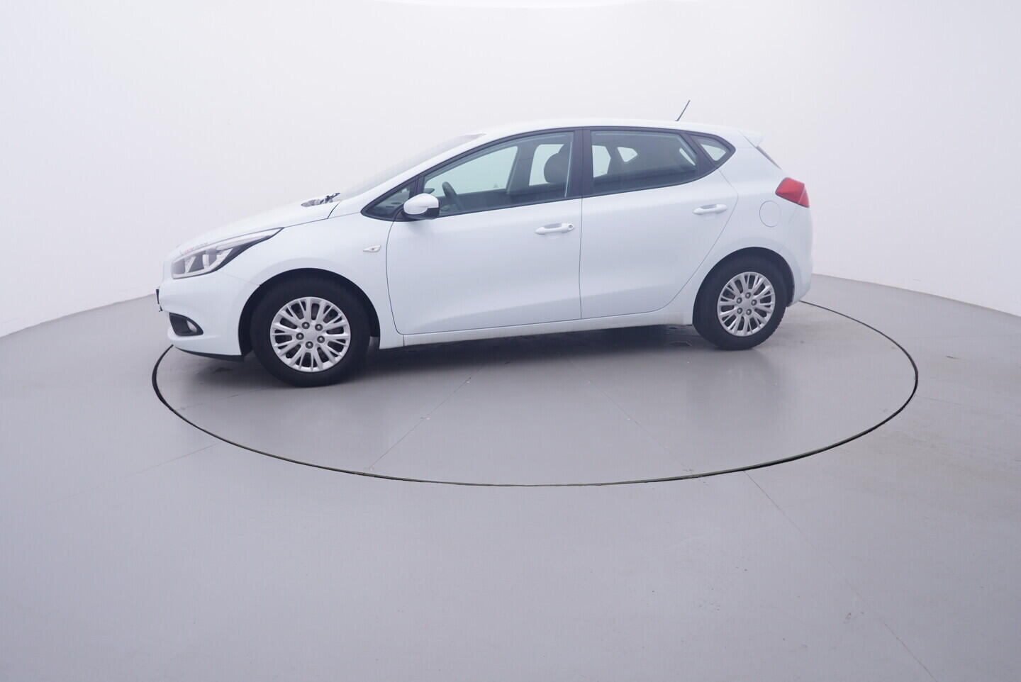 OV190V11283_11.webp_CEED Comfort 1.4 GDI 73 kW manuál