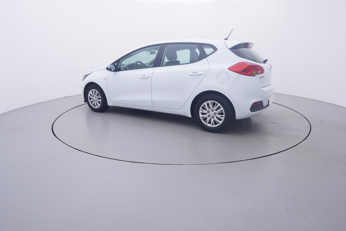OV190V11283_12.webp_CEED Comfort 1.4 GDI 73 kW manuál